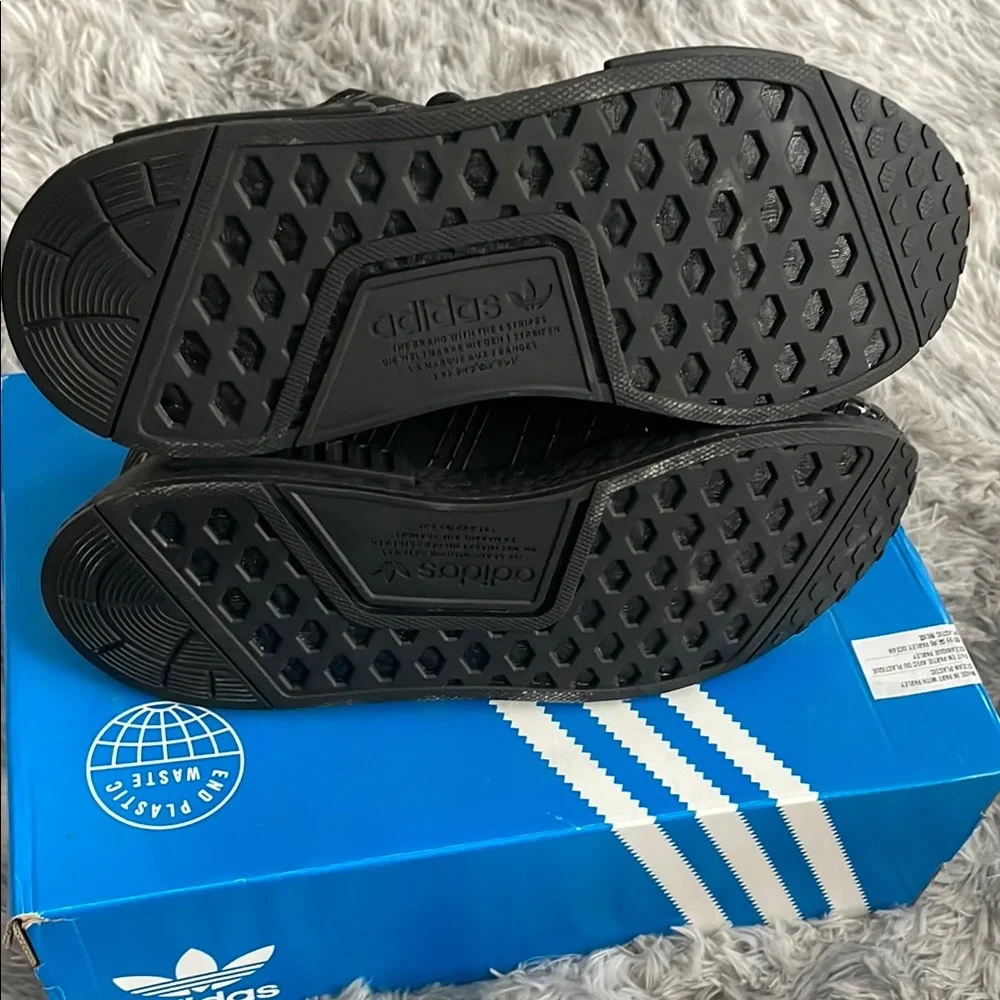 Adidas Triple Black NMD Sz 9 1/2 - Picture 7 of 11